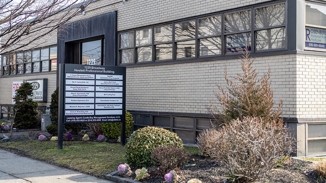 Hewlett Dental Excellence | Extractions, Emergency Treatment and Oral Exams